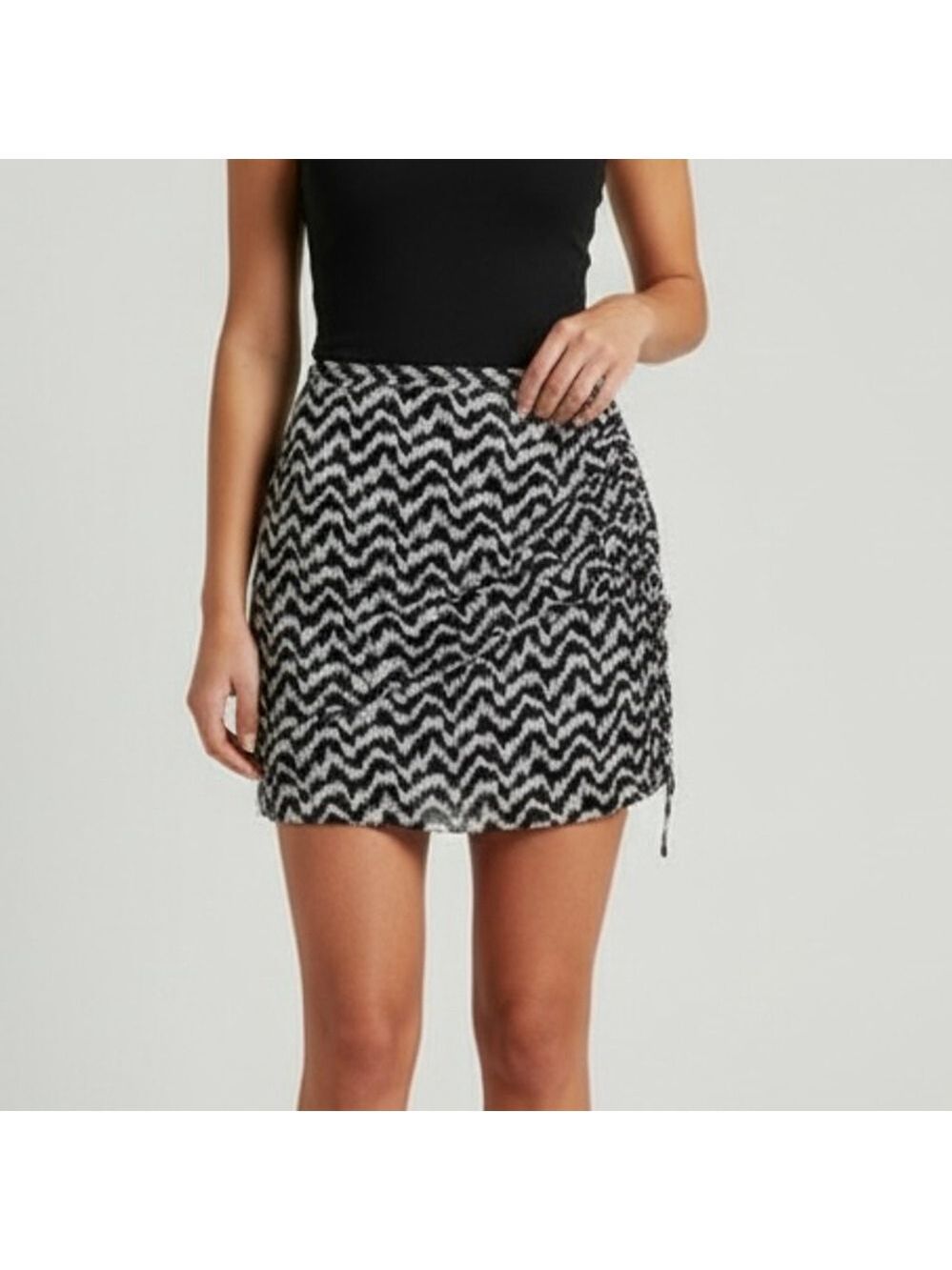 ZARA Wrap Up Knotted Mini Skirt Zigzag printed Party Black And Sliver Sz L